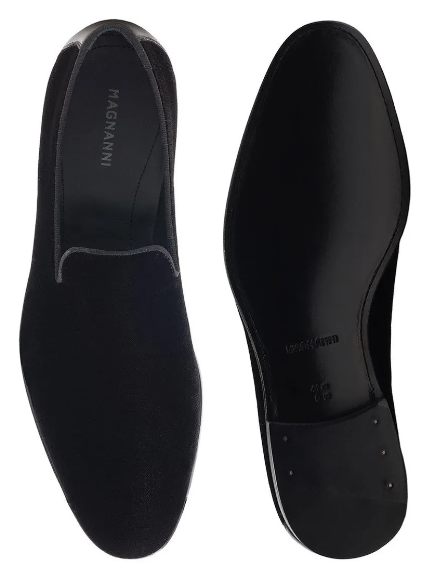 Magnanni Jareth in Black Velvet